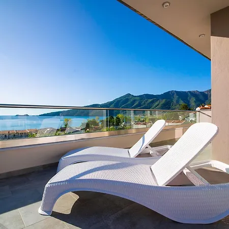 Hotel de apartamente Semiramis Luxury 3*