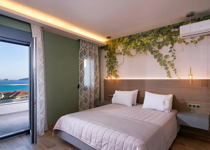 Semiramis Luxury 3* خْريسيا أموذيا