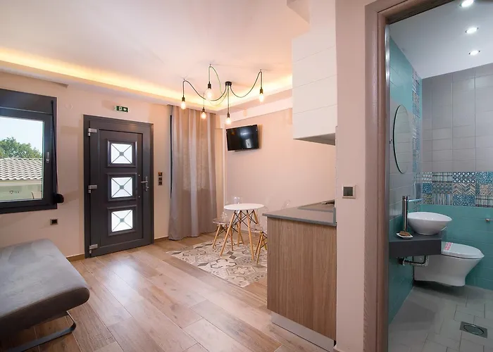 Semiramis Luxury 3* خْريسيا أموذيا