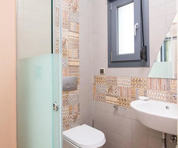 Semiramis Luxury 3* خْريسيا أموذيا