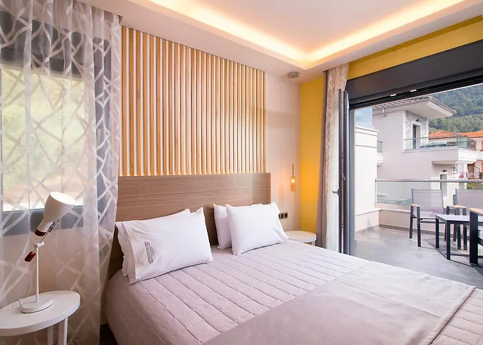 Semiramis Luxury 3* خْريسيا أموذيا