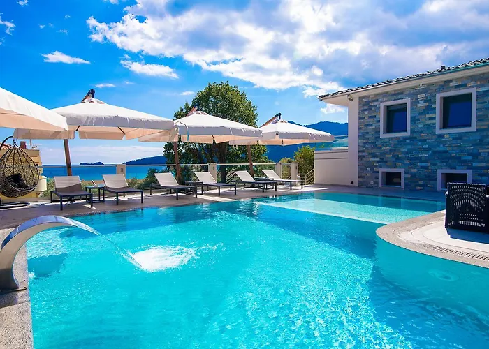 Semiramis Luxury 3*