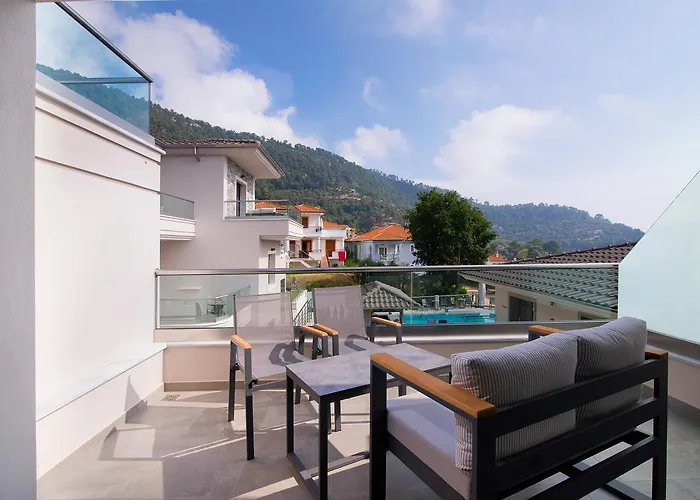 Semiramis Luxury خْريسيا أموذيا