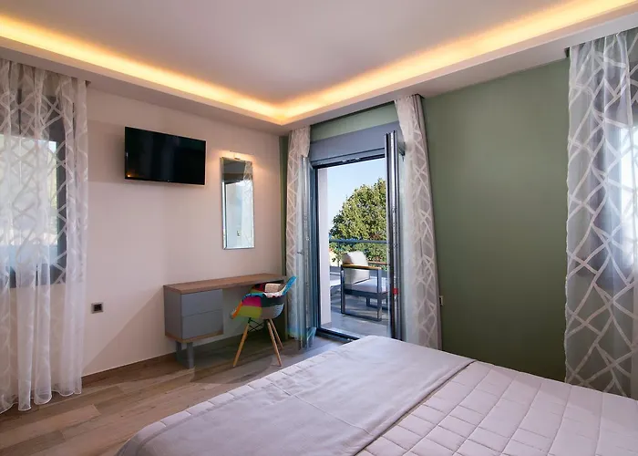 Semiramis Luxury خْريسيا أموذيا