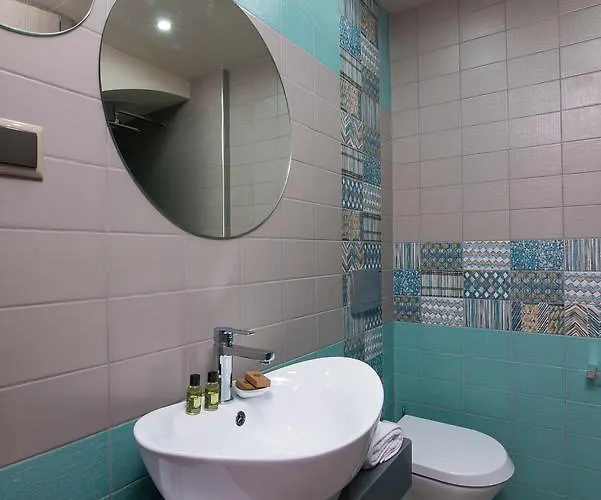 Semiramis Luxury 3* خْريسيا أموذيا