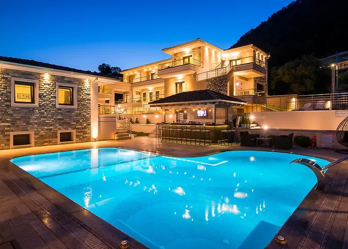 Semiramis Luxury 3*