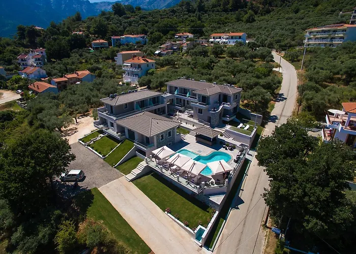 Semiramis Luxury 3* خْريسيا أموذيا