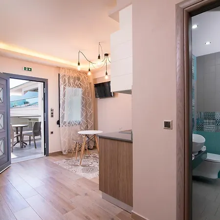 Semiramis Luxury 크리시 아모우디아