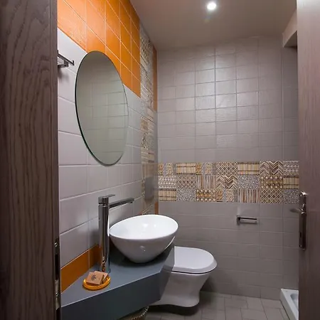 Semiramis Luxury 아파트호텔