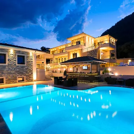 Apart-hotel Semiramis Luxury 3*