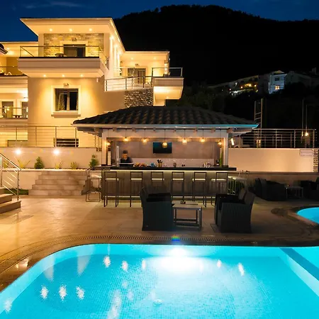 아파트호텔 Semiramis Luxury 3*